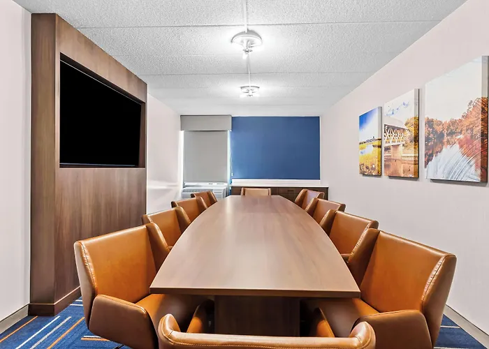 Hotel Hampton Chicago-naperville 3*