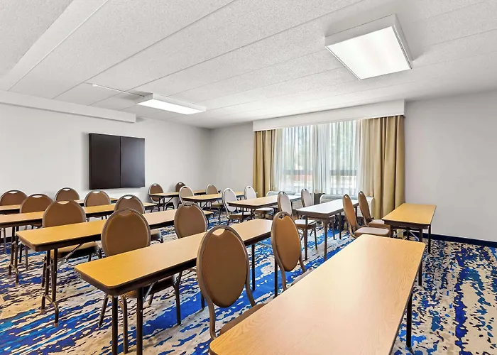Hotel Hampton Chicago-naperville 3*