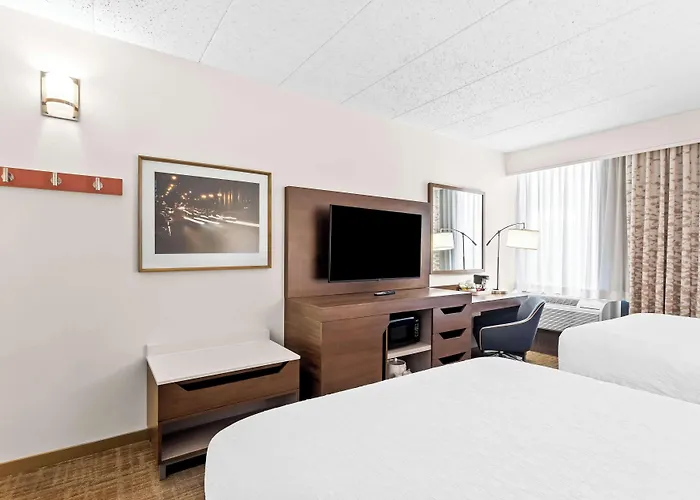 Hampton Chicago-naperville Hotel 3*