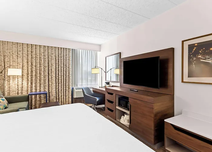Hotel Hampton Chicago-naperville 3*